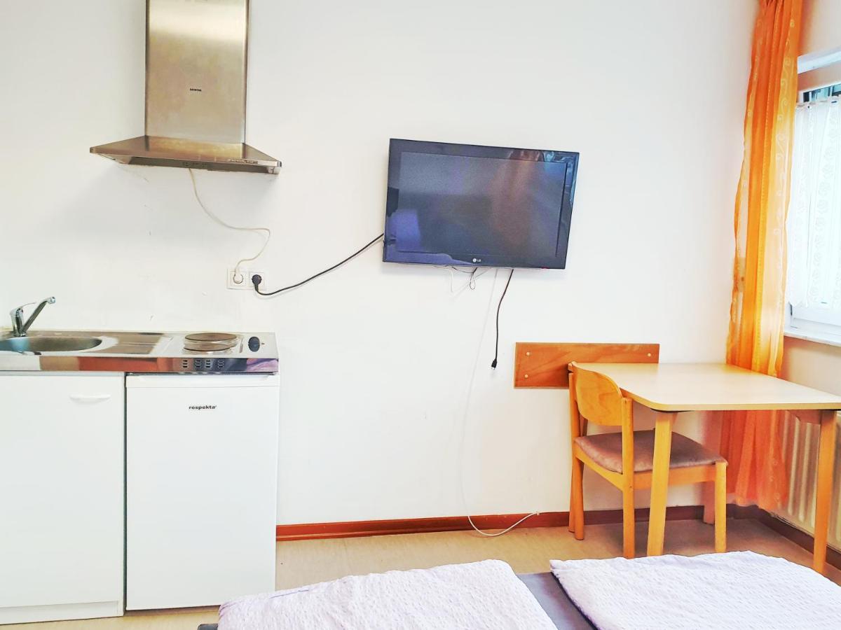 Hostel Sonne Friedrichshafen Exterior photo