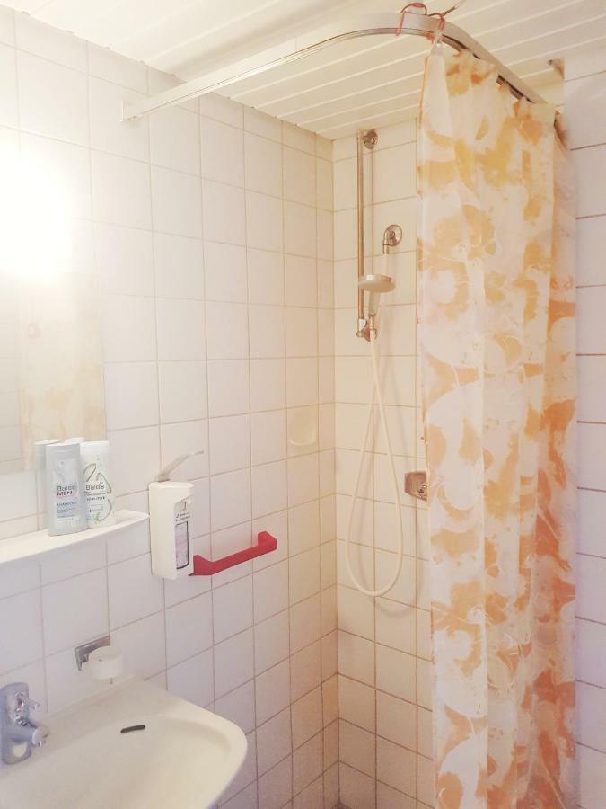 Hostel Sonne Friedrichshafen Exterior photo